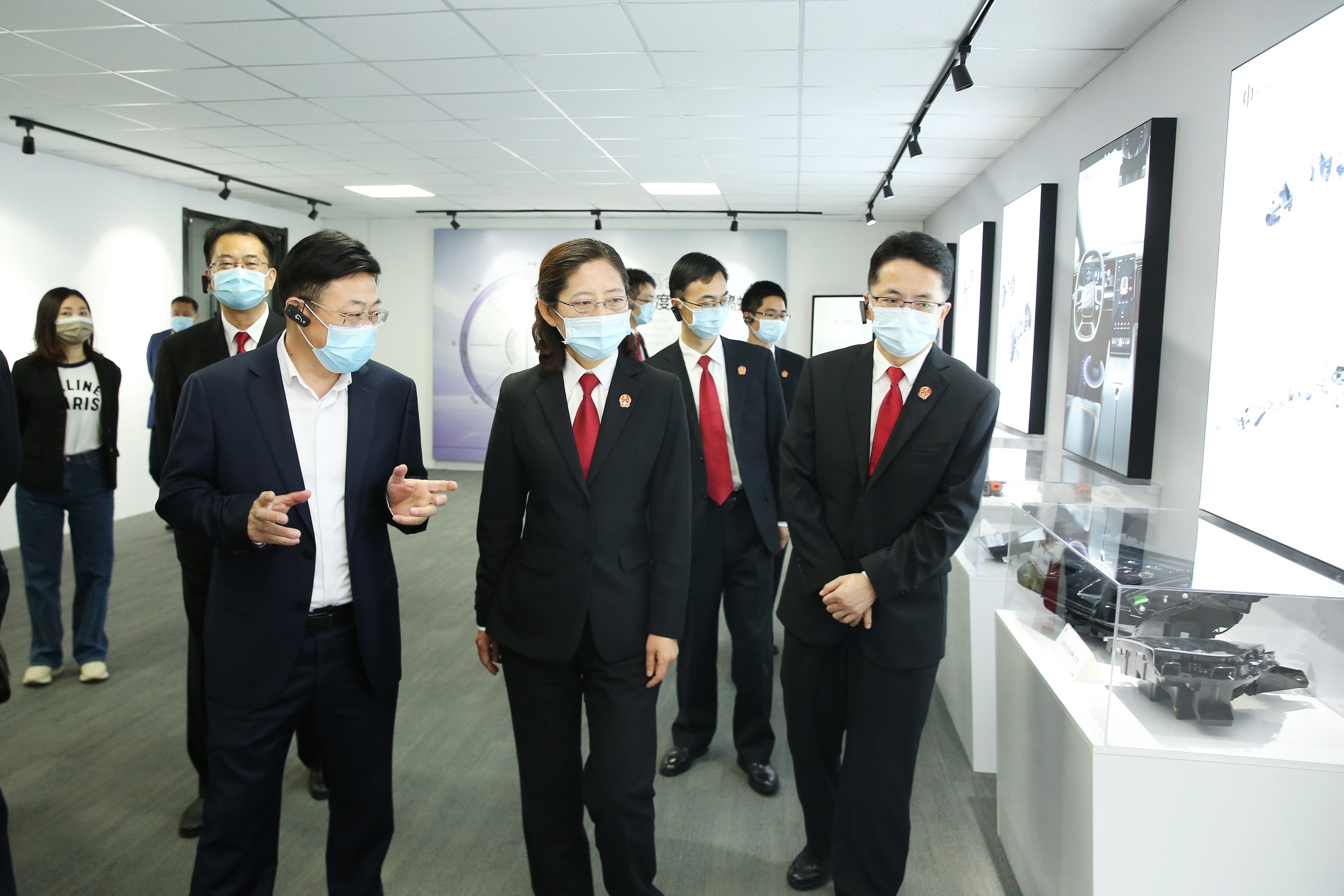 市中级人民法院院长李江蓉赴悦达起亚和华人运通调研 20220513_眸目压缩.jpg